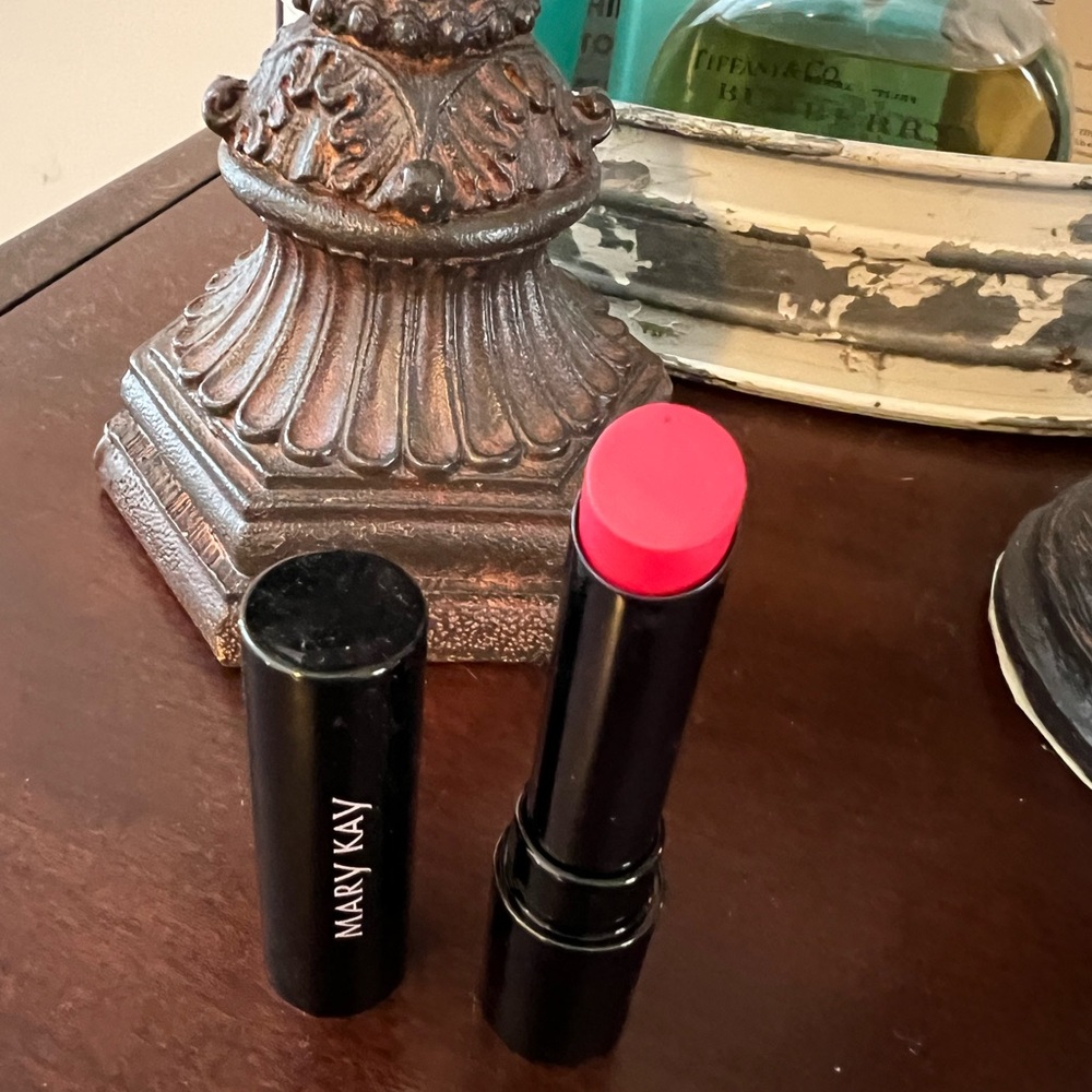 Mary Kay Festive Pink Hydrating Lipstick
